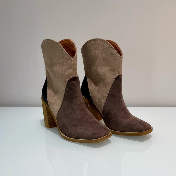 Ava Color Block Tri-Tone Bootie - Picture 4 of 13